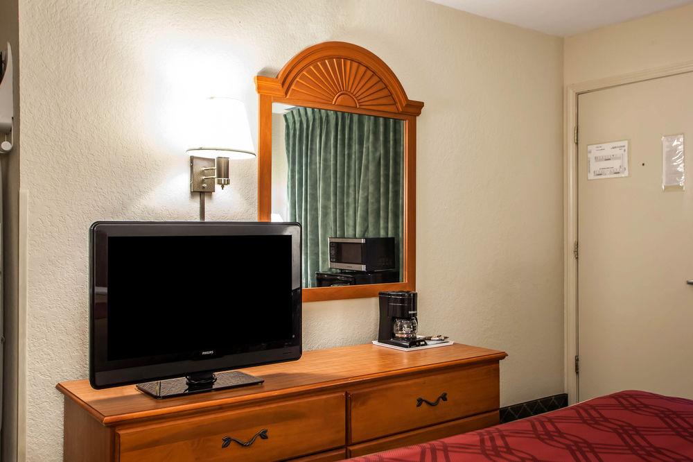 Economy Inn&Suites Hannibal Eksteriør bilde